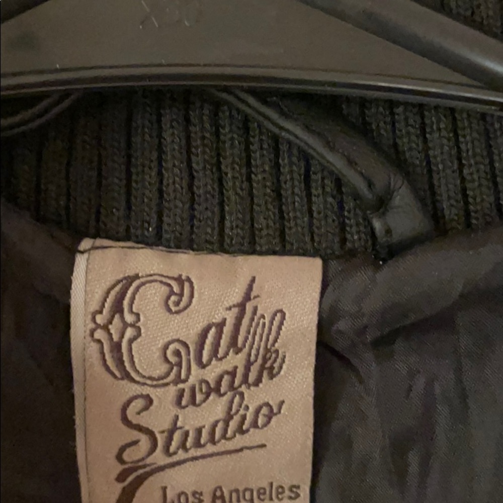 Leather jacket - Picture 3 of 3